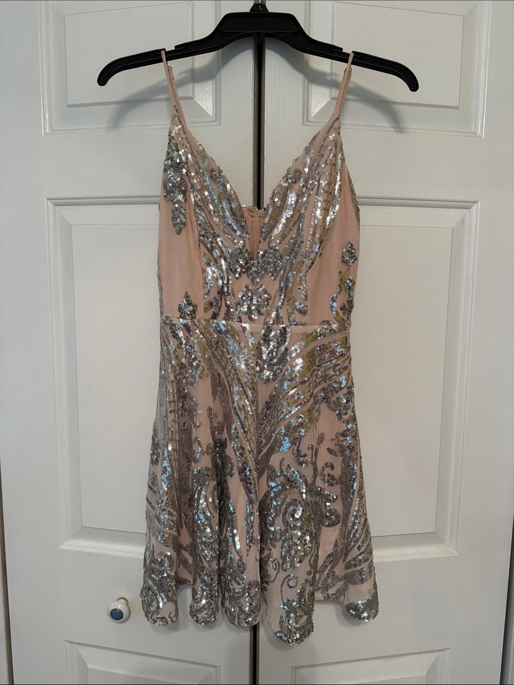 Sequin Embellished V-Neck Party Dress in Blush